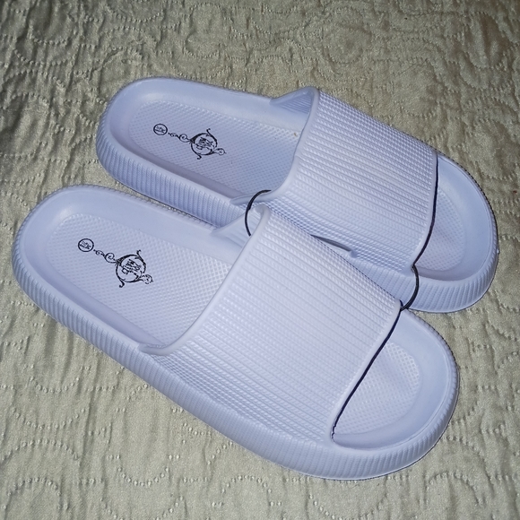 NWT! SOLE MATES SLIDES Sz Medium 7-8 - Picture 10 of 12